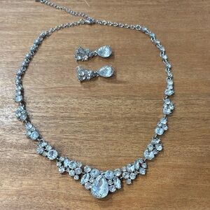 Elegant Crystal Necklace and Earring Set
